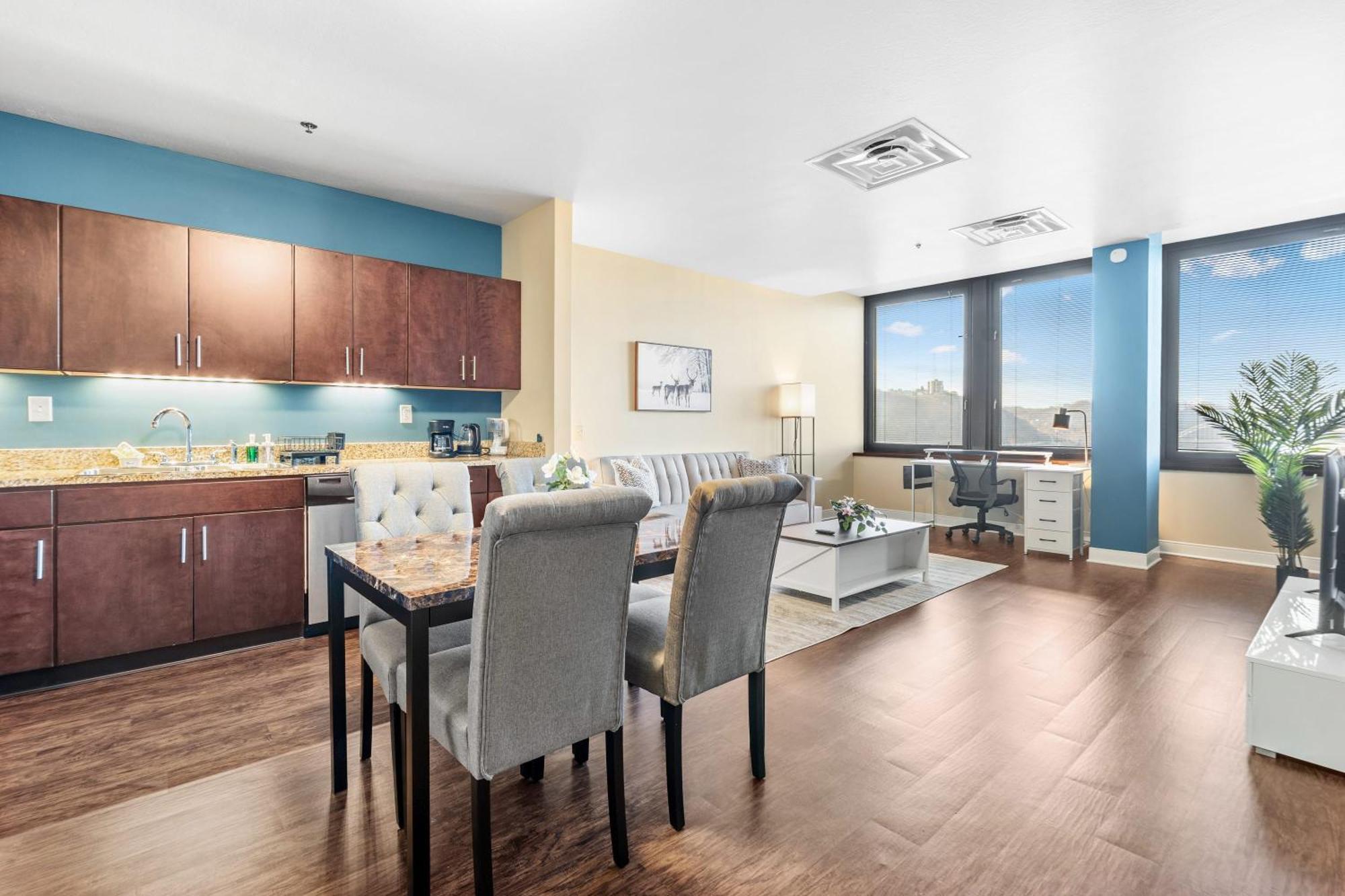 Luxury High Rise 1Bd River Views Downtown Pittsburgh Bagian luar foto